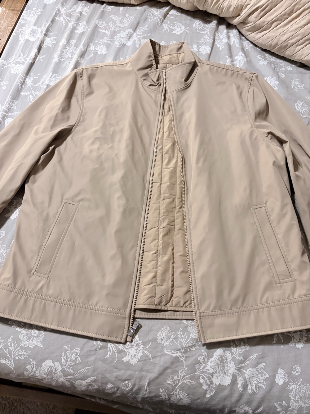 Michael Kors Men's Lightweight Jacket in Beige